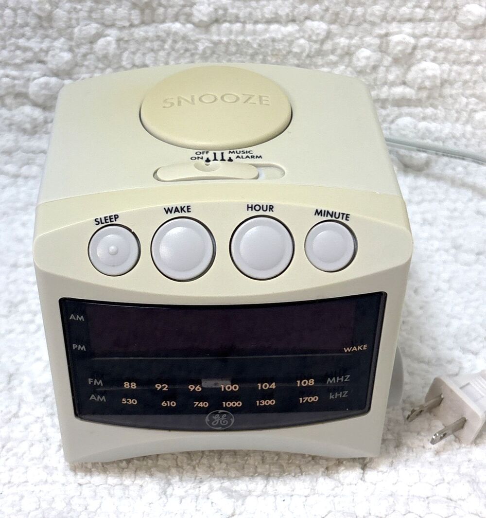 Cream GE Alarm Clock Radio Model 7-4806A WORKS